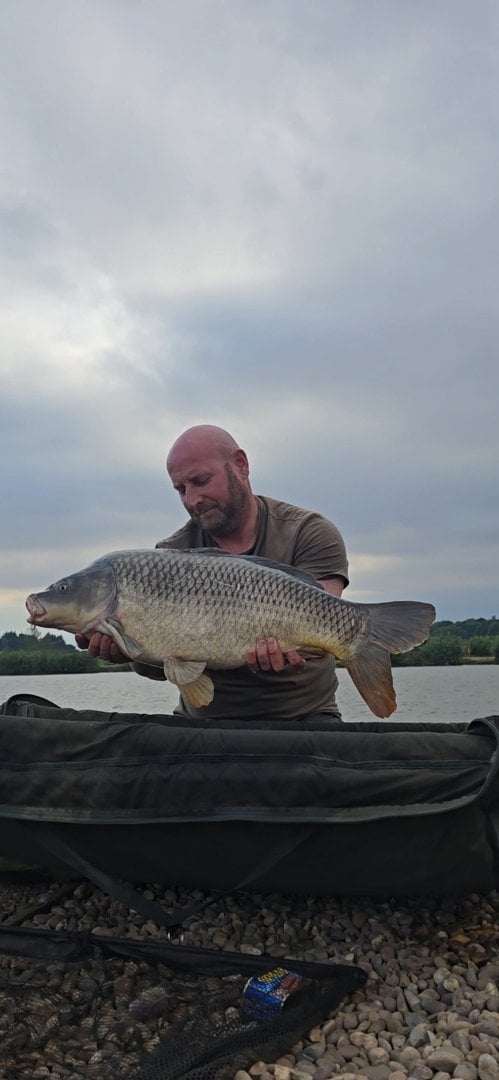 21.80lbs · COMMON Carp · by Russ Summers